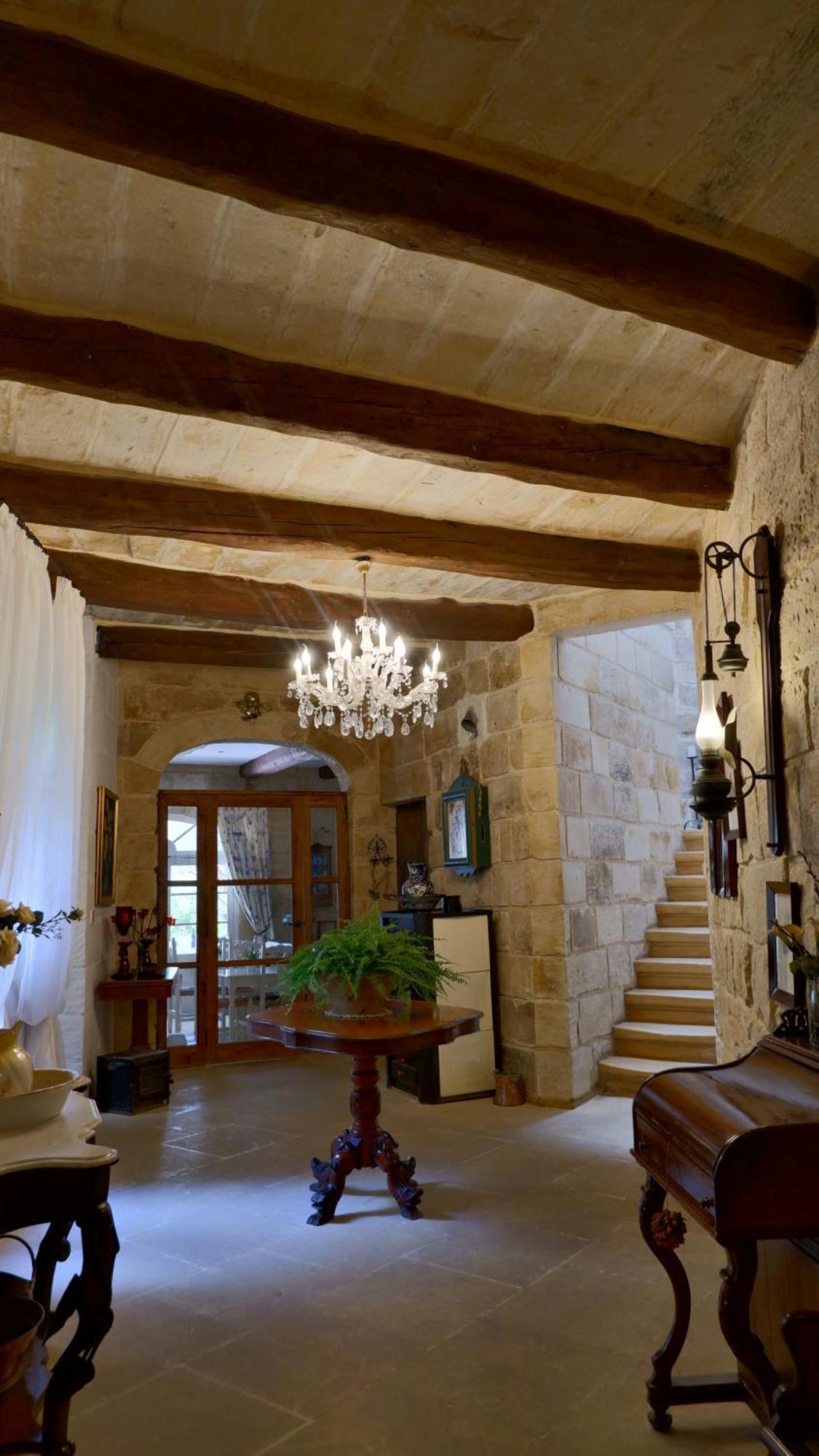 Village Knights Accommodation Żebbuġ Esterno foto