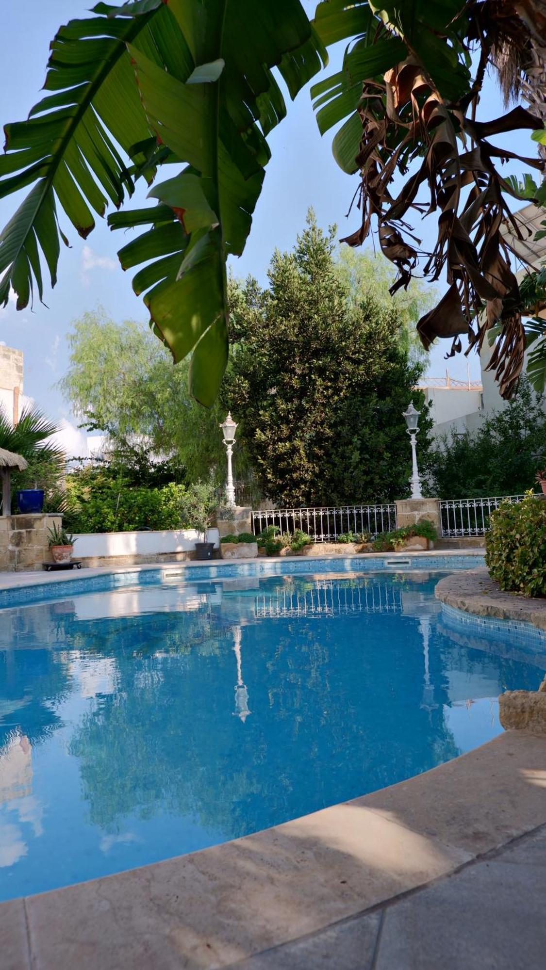 Village Knights Accommodation Żebbuġ Esterno foto